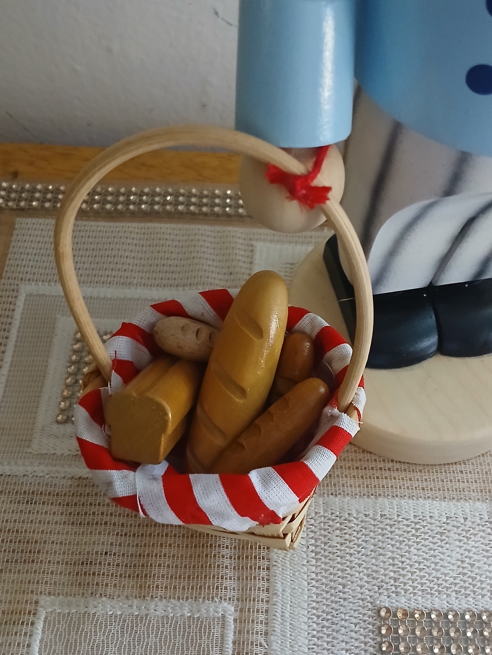 Original Steinbach Volkskunst Germany BREAD BAKER with BREADBASKET 11.5" Vng - Picture 3 of 12
